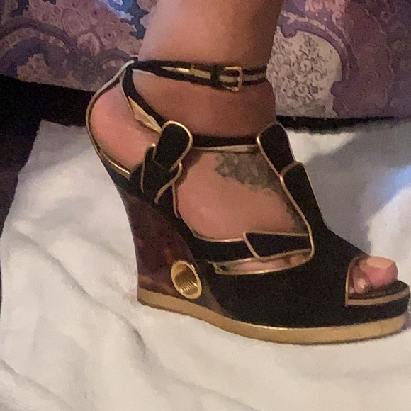 Authentic LV Wedges - Picture 6 of 6
